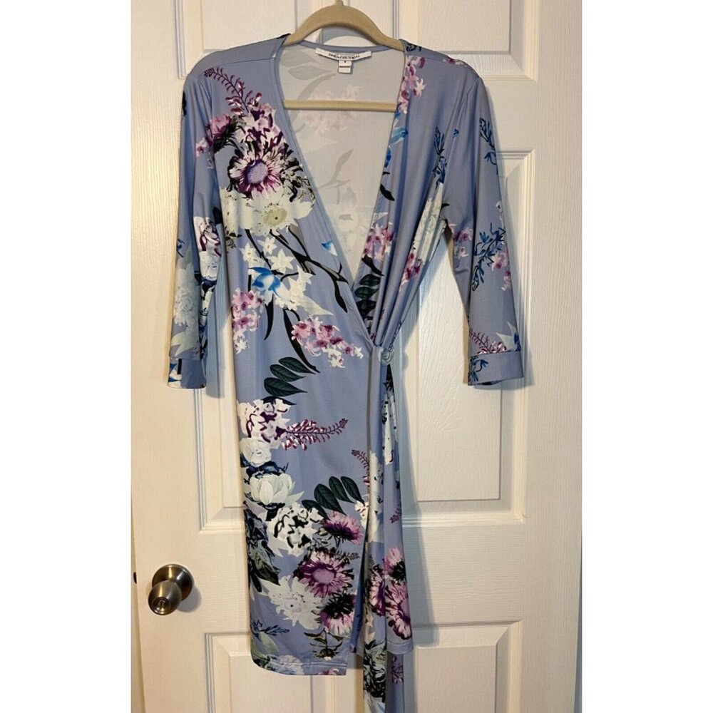 DVF Diane Von Furstenberg Wrap Dress 6 Small Blue Floral SILK Career Church - Picture 7 of 13